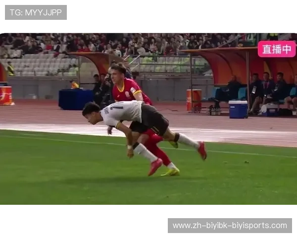 足球比赛中的战术调整与球队配合细节 足球比赛中的战术调整与球队配合细节